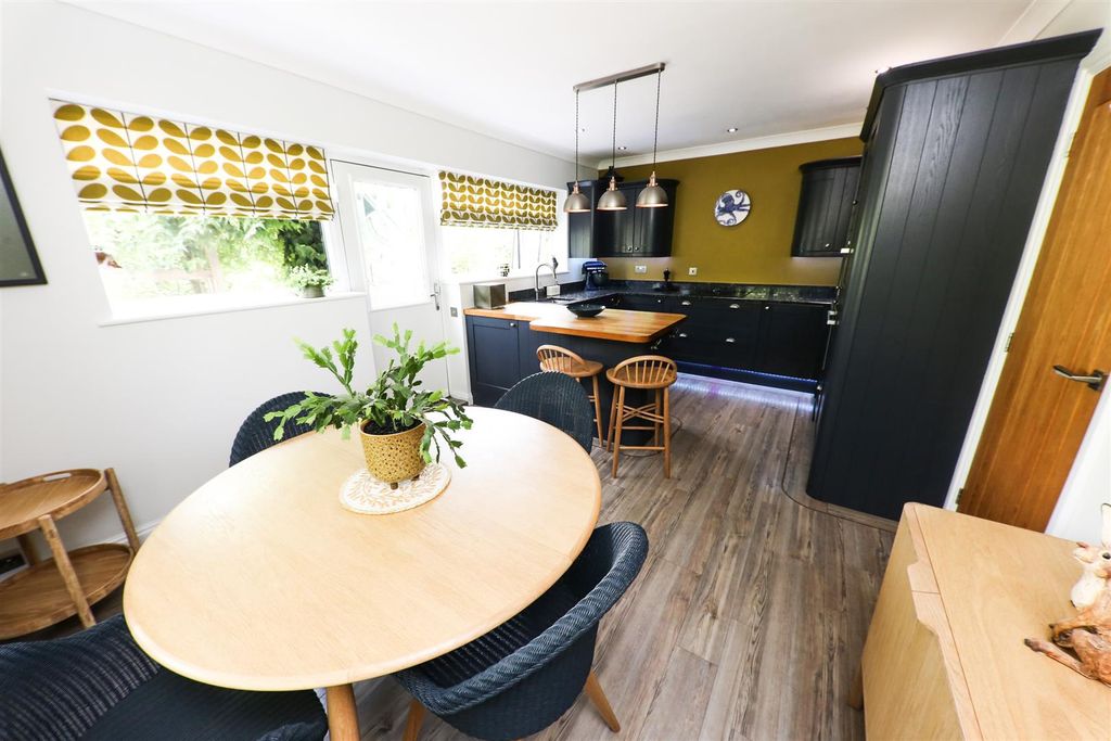 Property photo 3 of 31 Open Plan Dining Kitchen