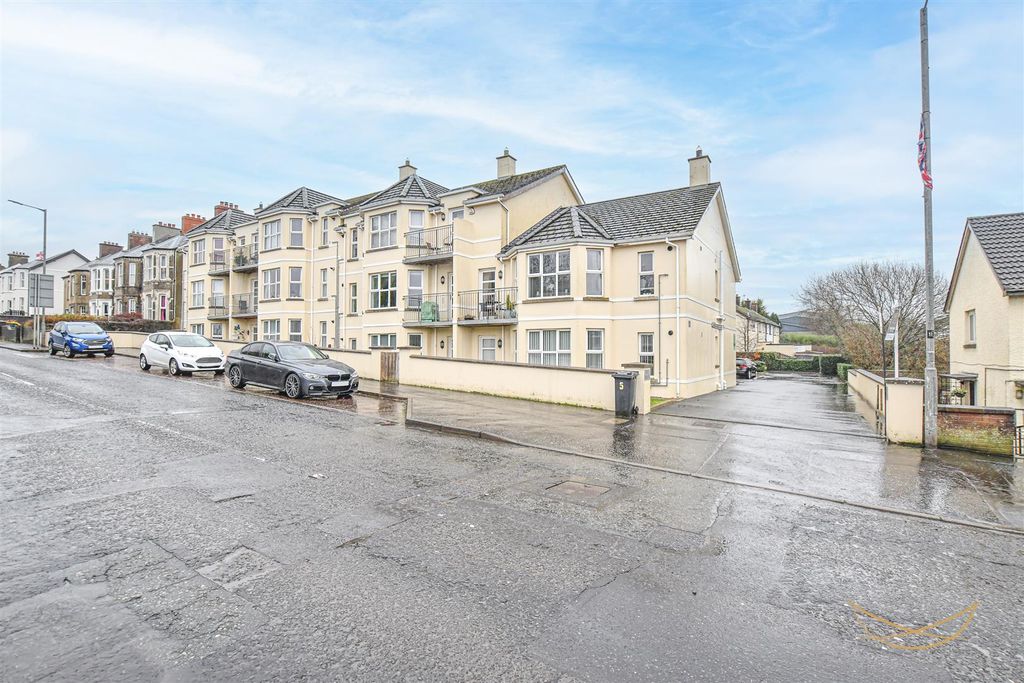 Property photo 3 of 23 Dhp-13.Jpg