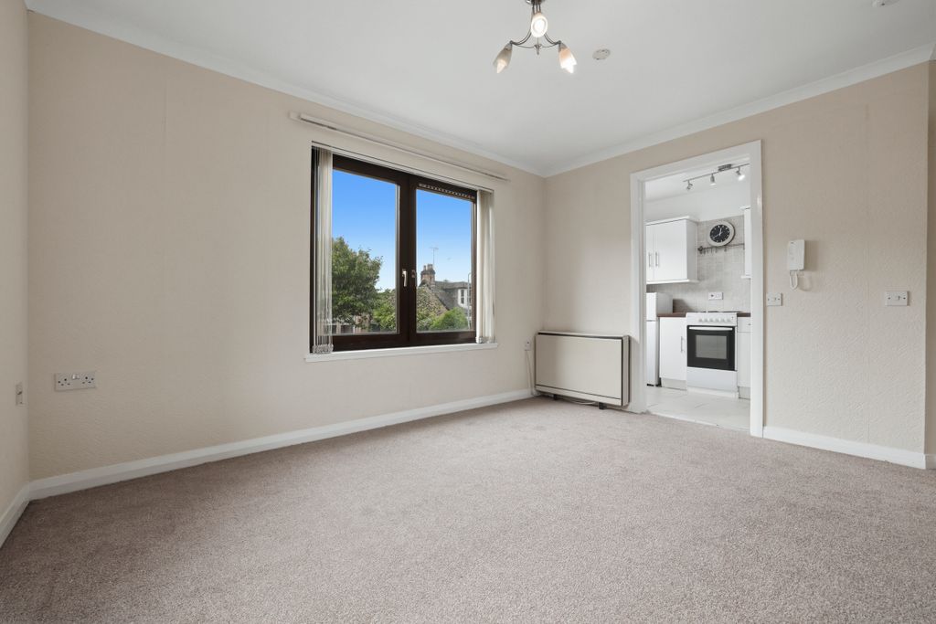 Property photo 3 of 36