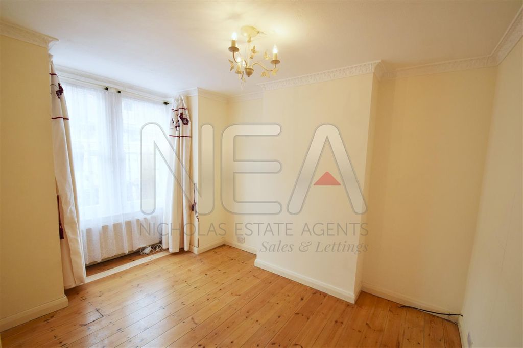 Property photo 2 of 11 Living Room