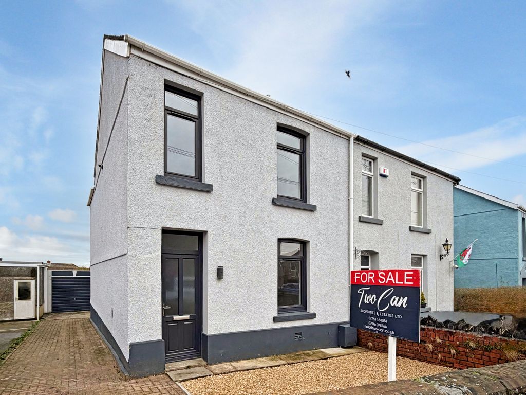 Property photo 2 of 34