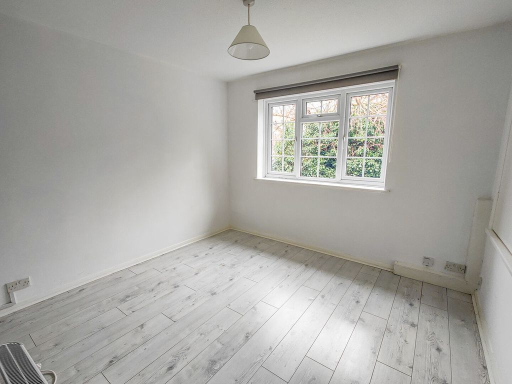 Property photo 3 of 12 Photo 1