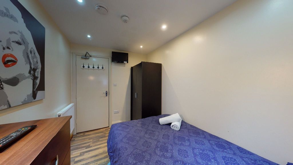 Property photo 2 of 11 Bedroom