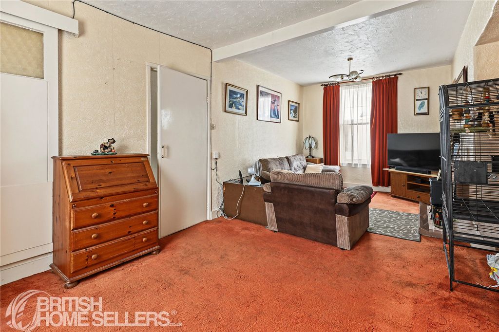 Property photo 3 of 14 Picture No. 06