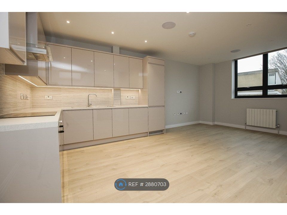 Property photo 2 of 8 Living/Kitchen/Diner1