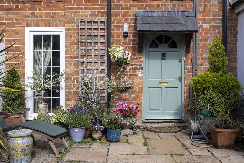 Property photo 1 of 25 Private Entrance