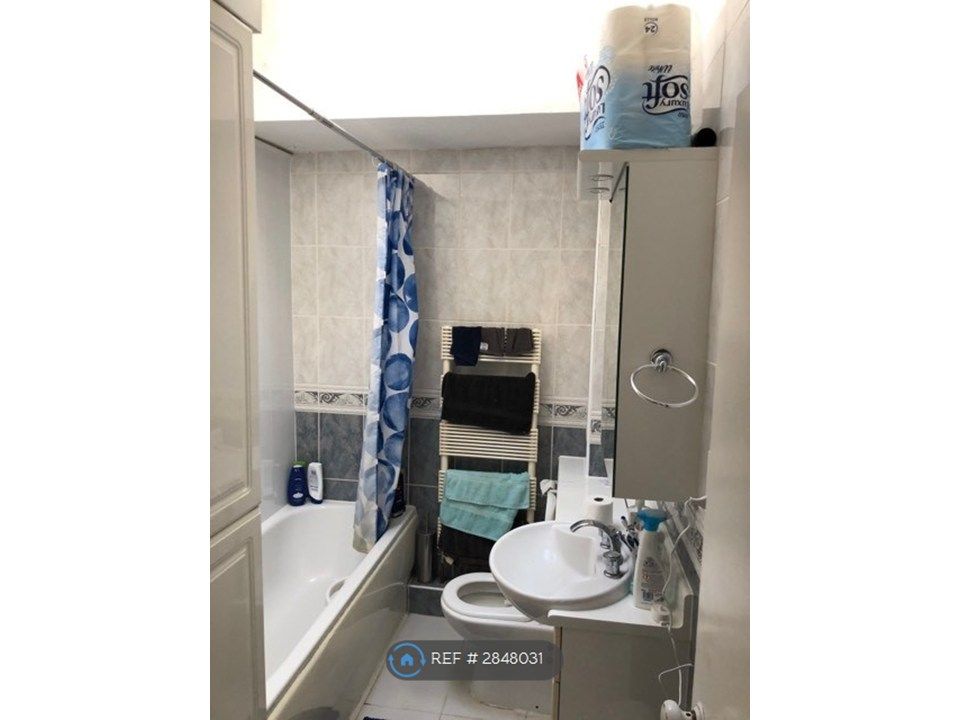 Property photo 3 of 5 Bathroom