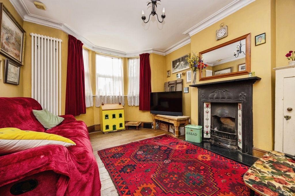 Property photo 2 of 20 Pbox-Img.Jpg