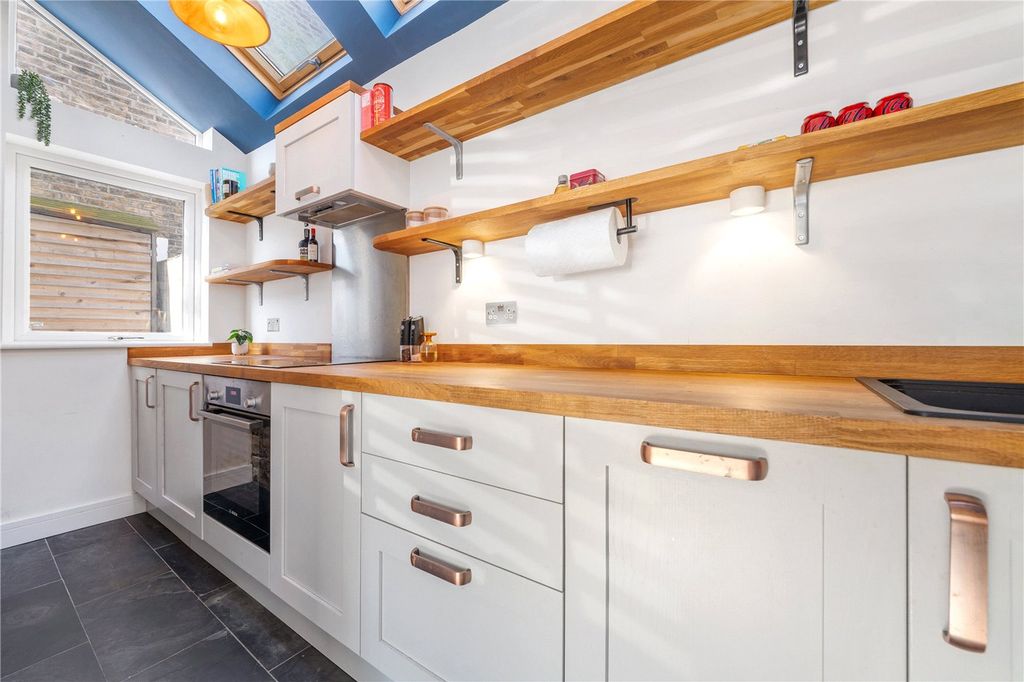 Property photo 2 of 12 Picture No. 19