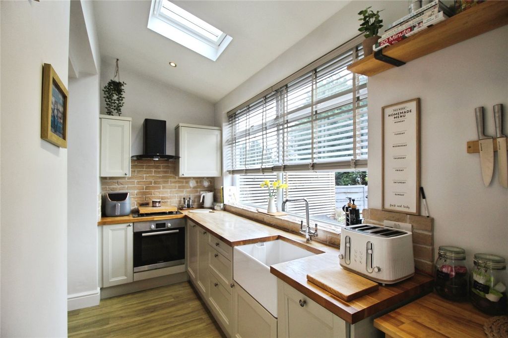 Property photo 2 of 16 Kitchen