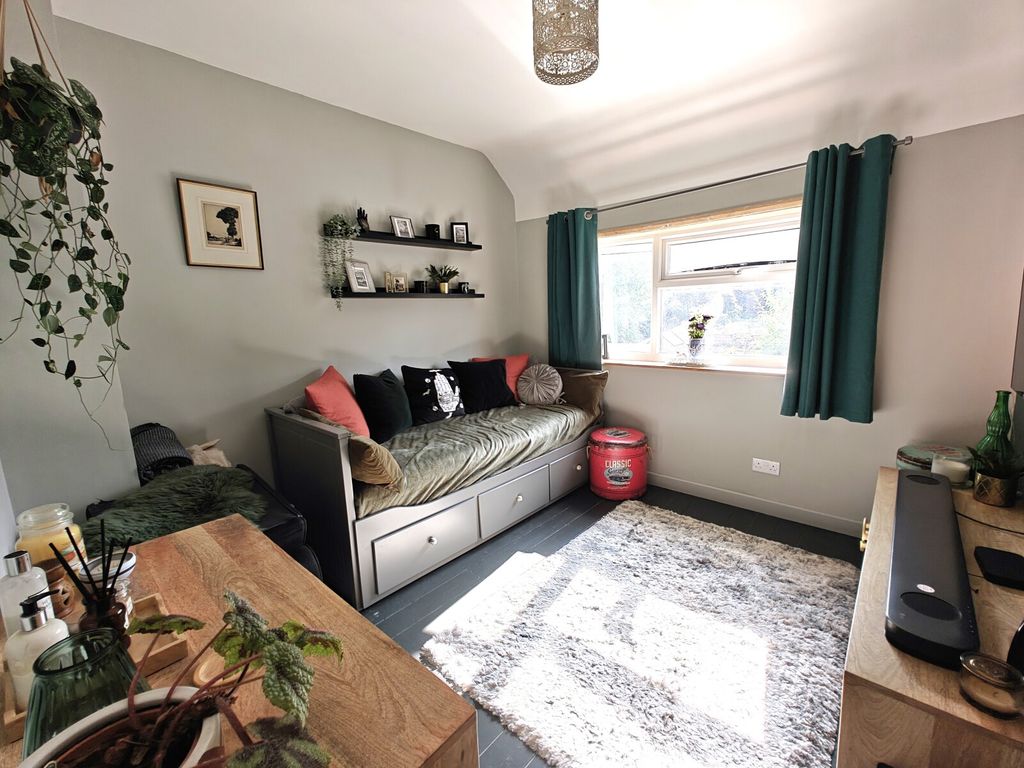 Property photo 3 of 23 Picture No. 02