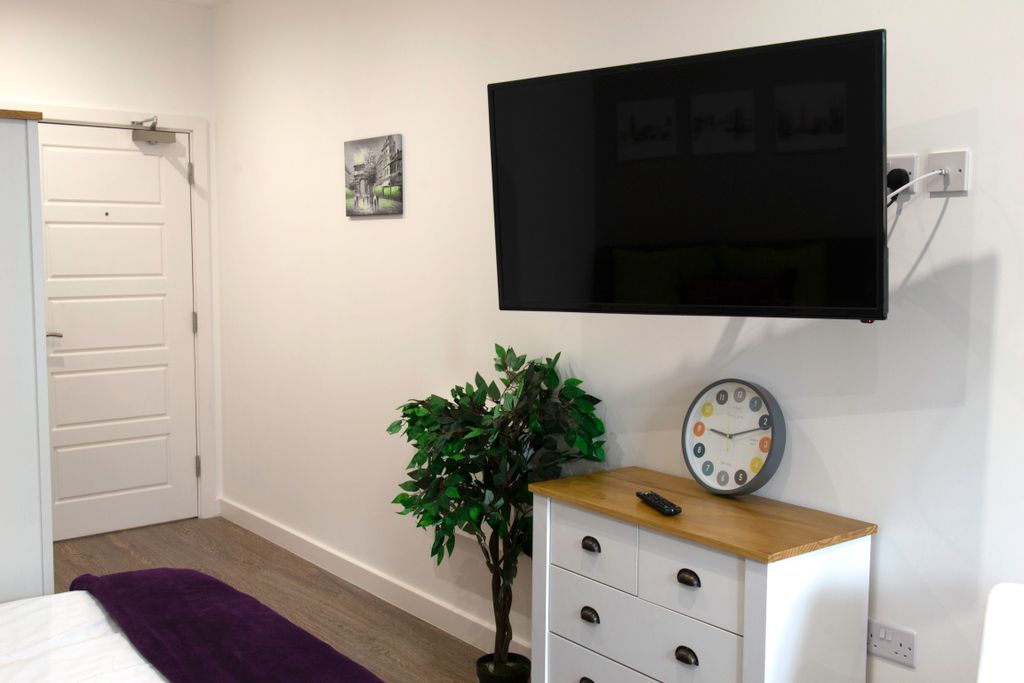Property photo 1 of 5 Living Room