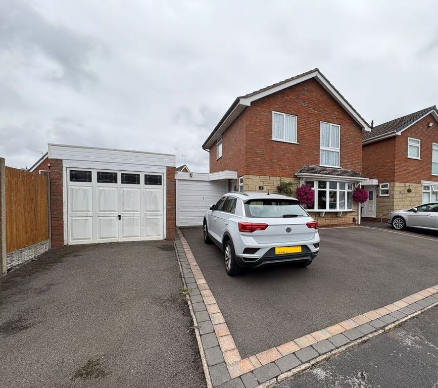 Property photo 2 of 4 3 Harrow Road