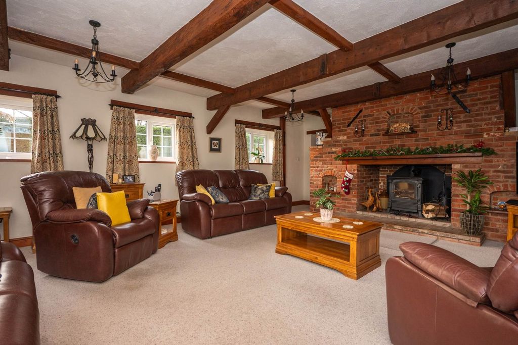 Property photo 3 of 32