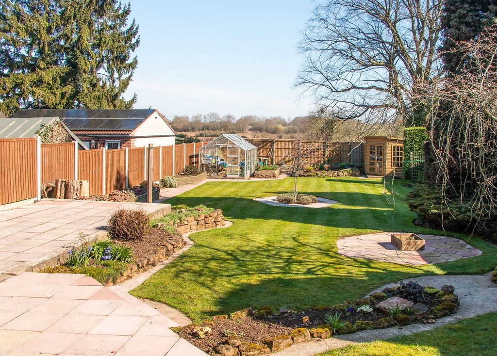 Property photo 2 of 35