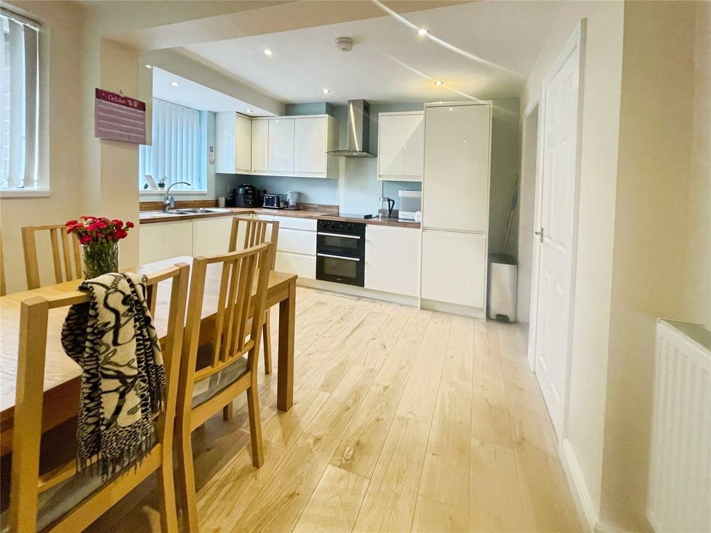 Property photo 2 of 14 Kitchen