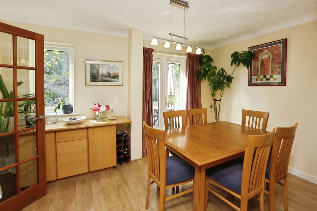 Property photo 3 of 17 Photo