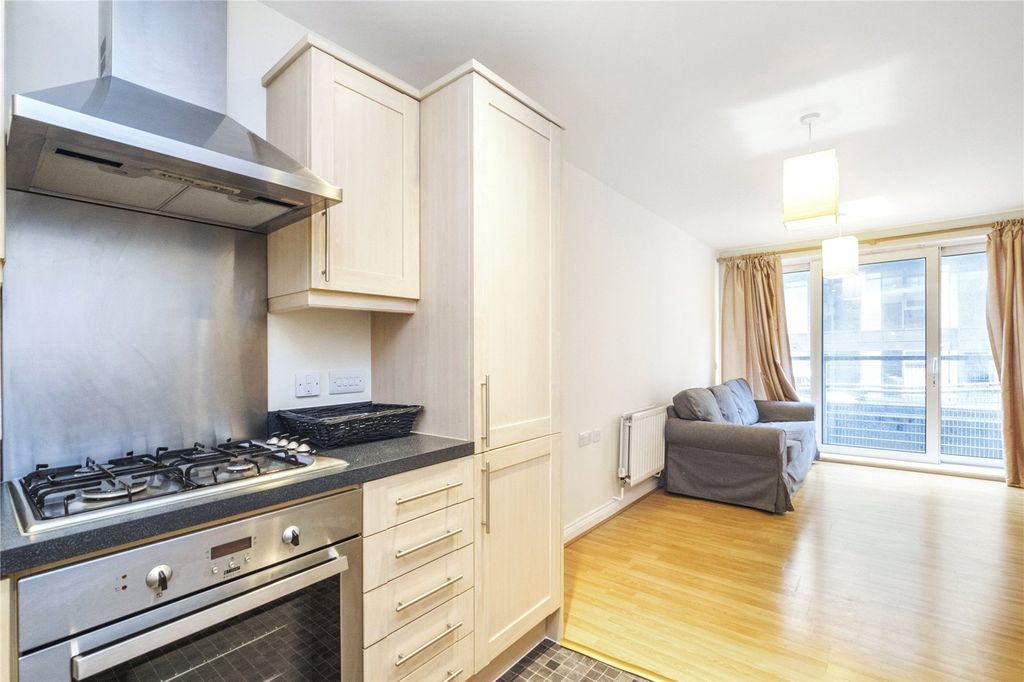 Property photo 3 of 5 Picture No. 21