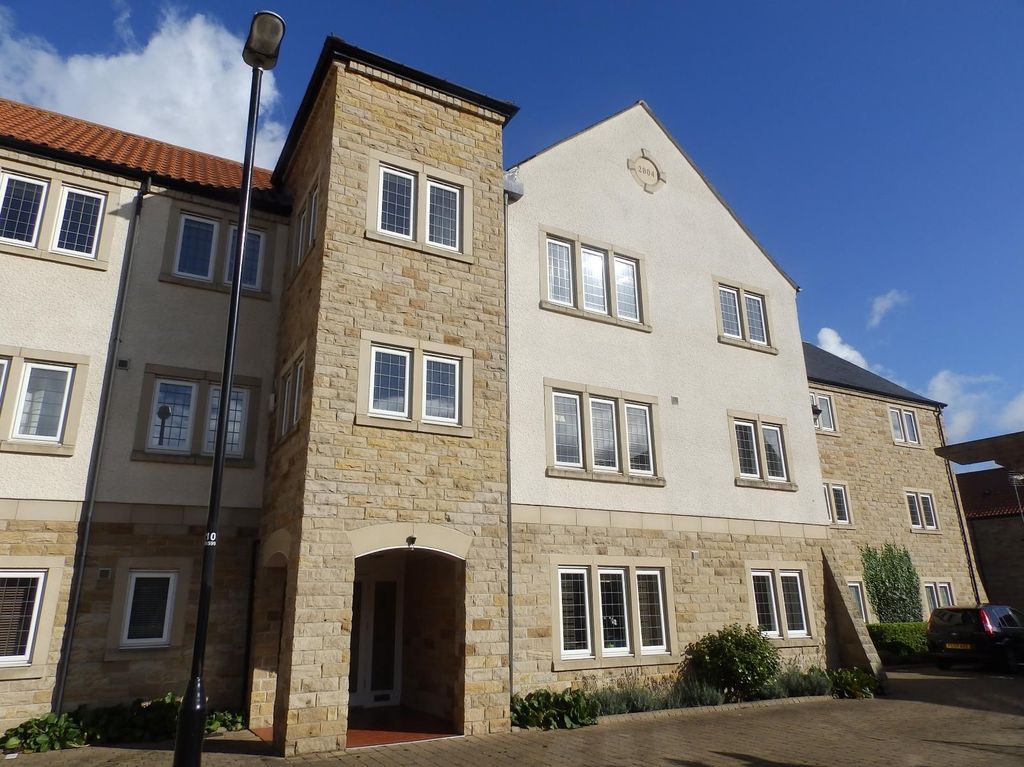 Property photo 1 of 18 External