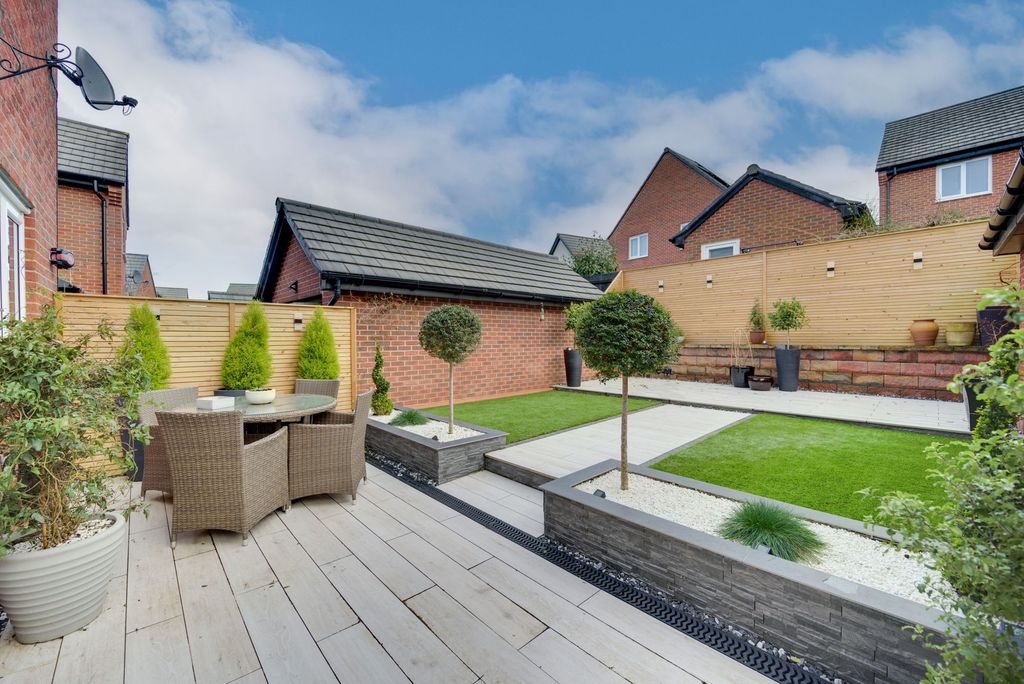 Property photo 2 of 25