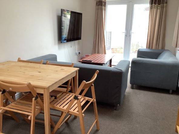 Property photo 2 of 8