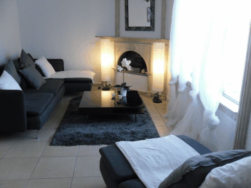 Property photo 3 of 11 Lounge-1