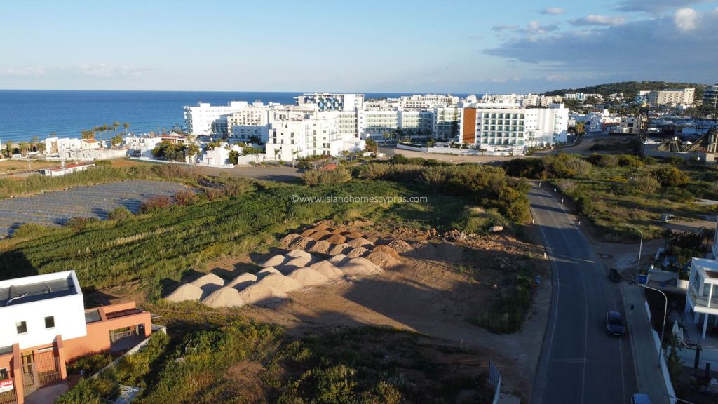 Property photo 3 of 23