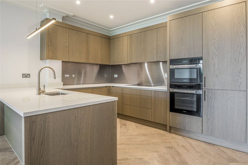 Property photo 3 of 14 Charles Yorke Kitche