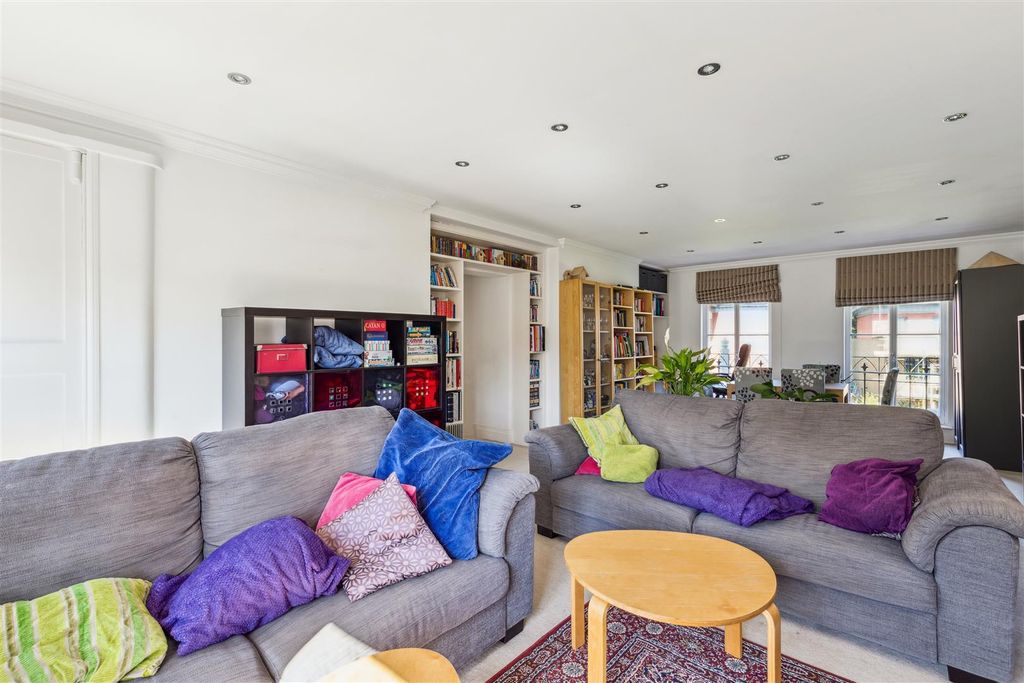Property photo 3 of 16 Oakbrook, W6 - For Sale