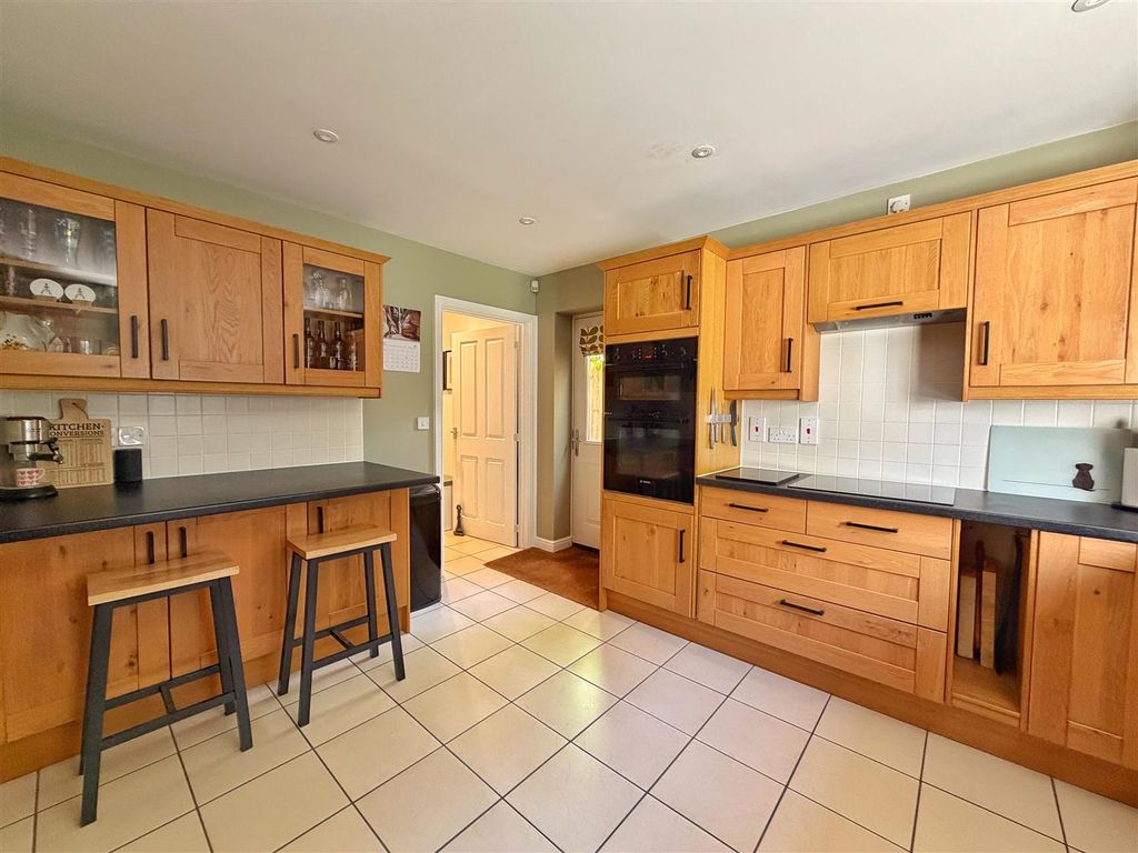 Property photo 3 of 24