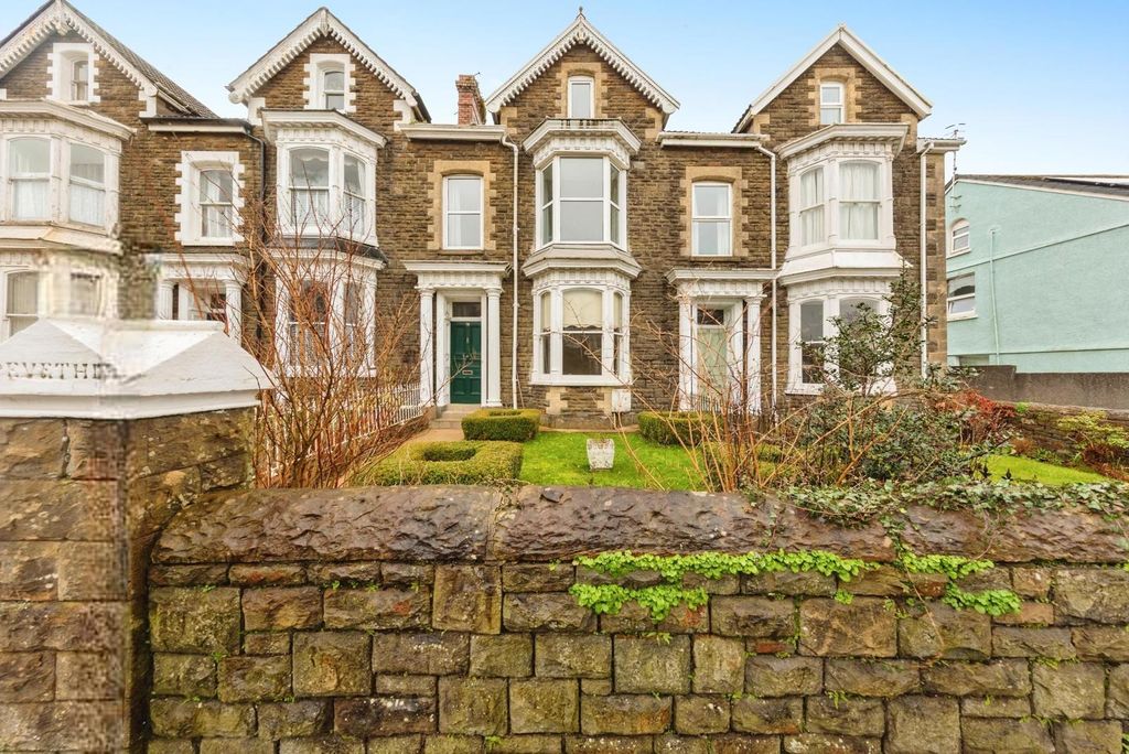 Property photo 1 of 32 Pbox-Img.Jpg