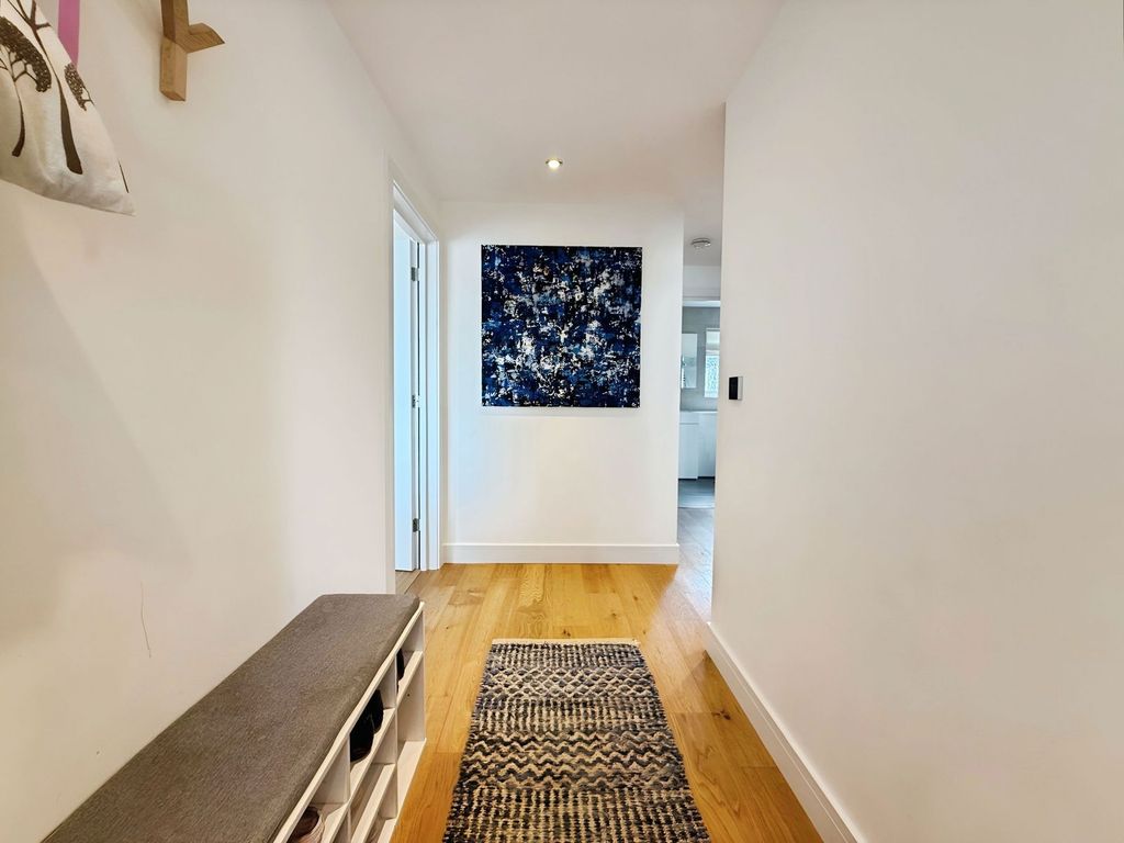 Property photo 2 of 25