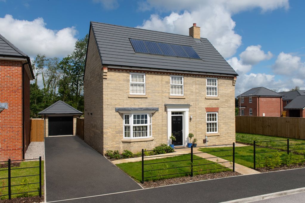 Property photo 1 of 10 Centurion Village Avondale External