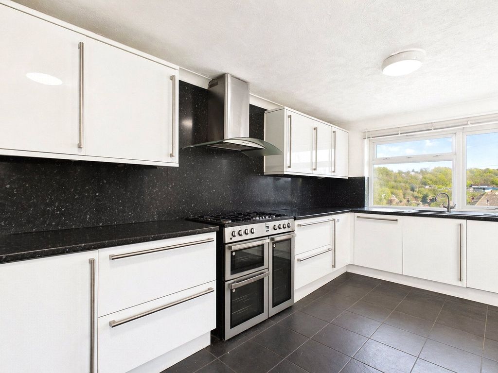 Property photo 2 of 20 Kitchen
