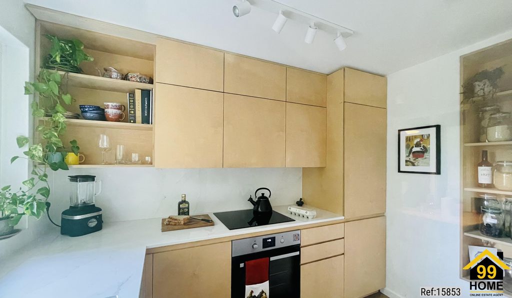 Property photo 1 of 12 Photo 0