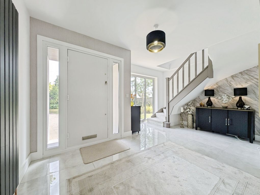 Property photo 3 of 40 Pbox-Img.Jpg