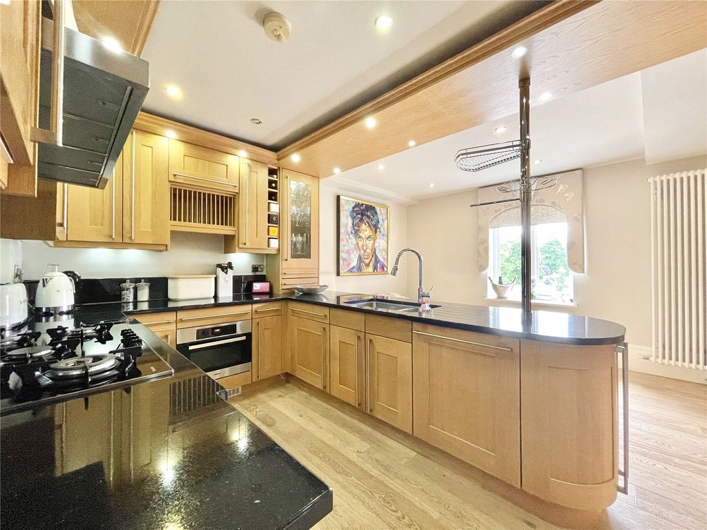 Property photo 3 of 23 Picture No. 10