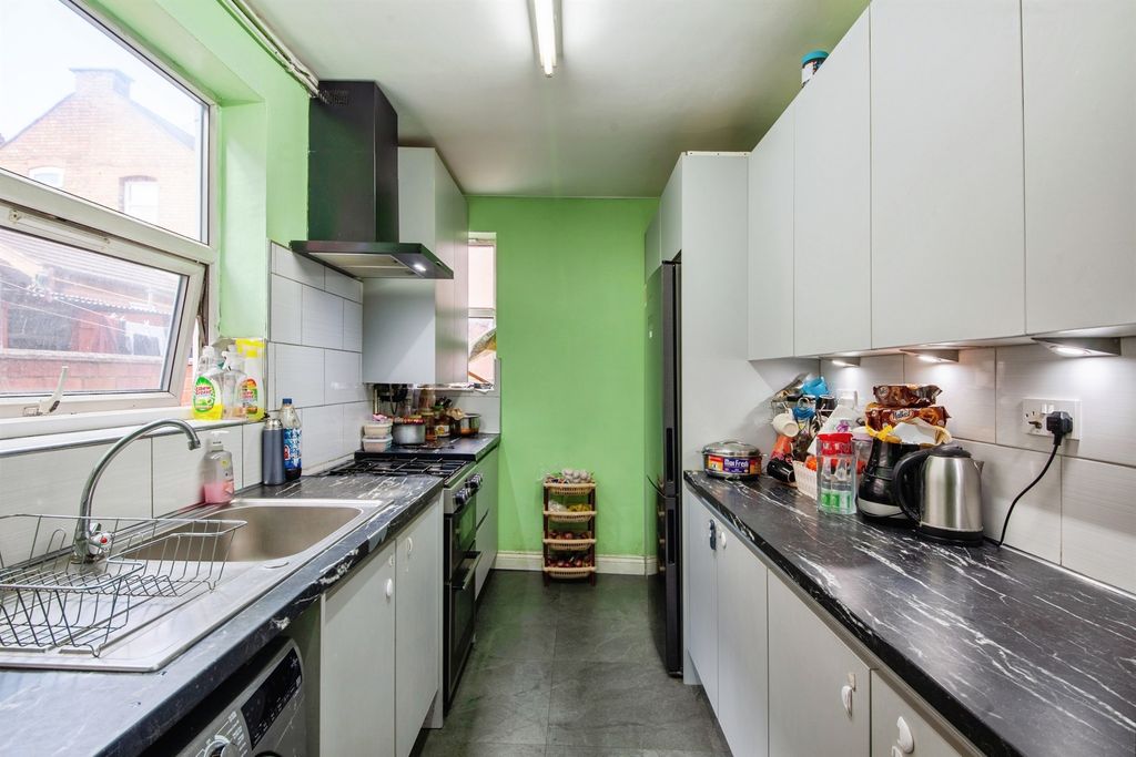 Property photo 3 of 19