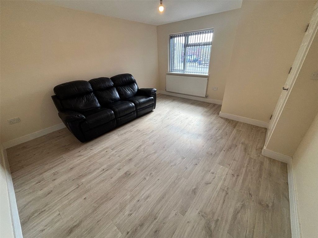 Property photo 3 of 9 Picture No. 05