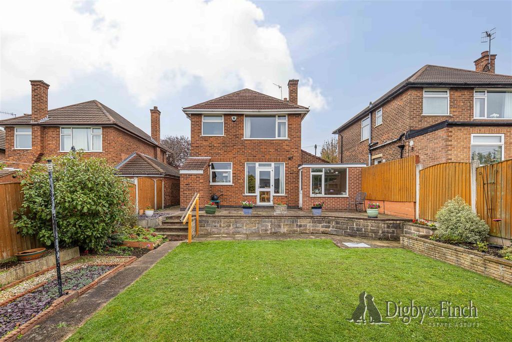 Property photo 2 of 18