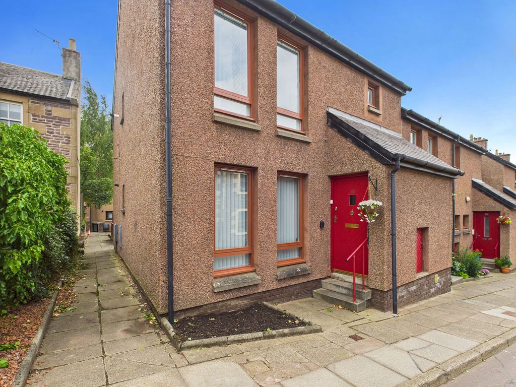 Property photo 1 of 8 Main 59 Castlegte