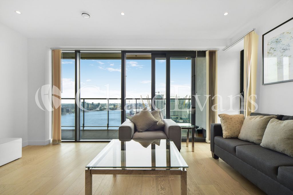 Property photo 3 of 19 Living Room