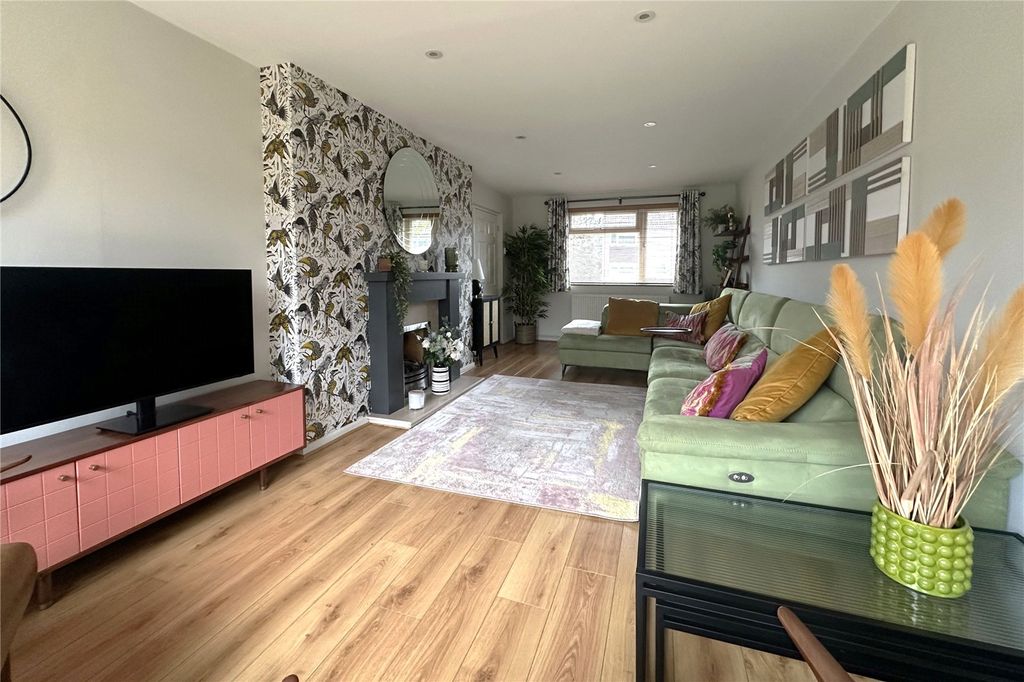 Property photo 3 of 29 Picture No. 24