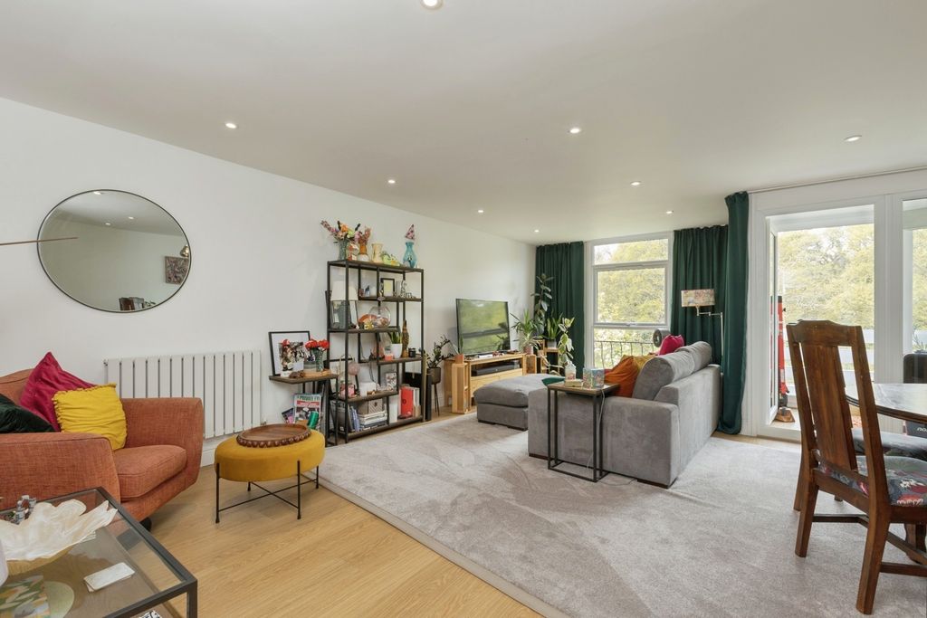 Property photo 2 of 19 Pbox-Img.Jpg