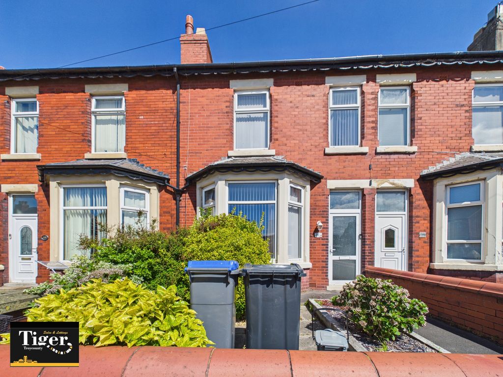 Property photo 1 of 13 Cam01931G0-Pr0364-Still013