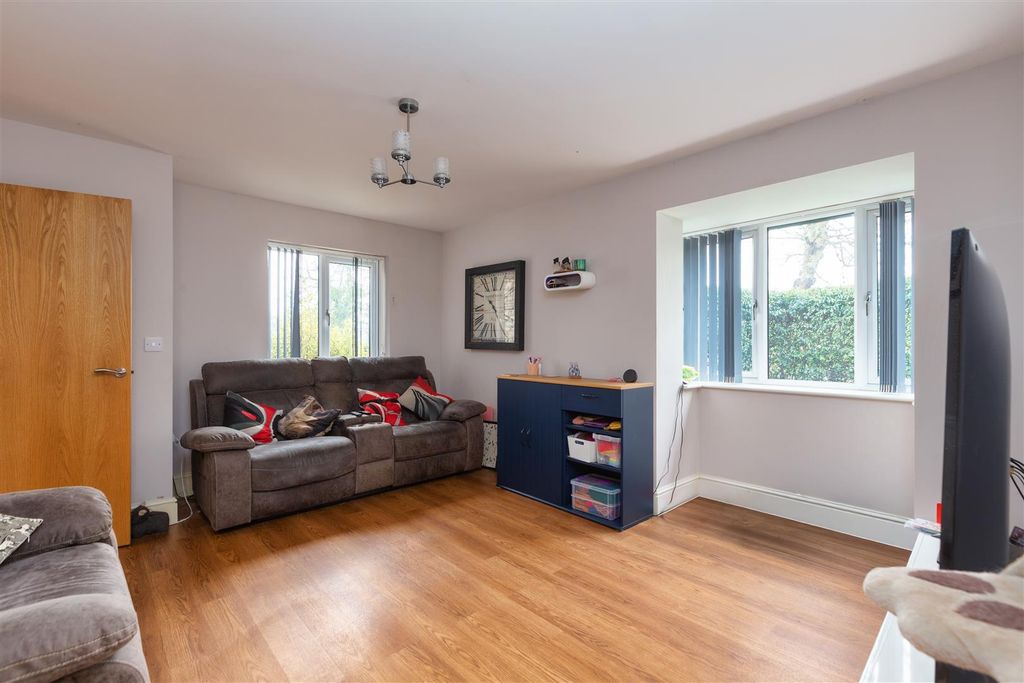 Property photo 3 of 19