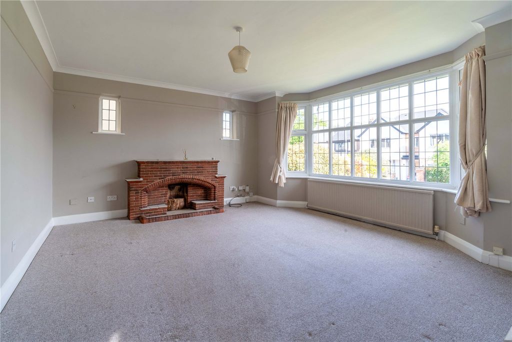 Property photo 3 of 20 Dining Room