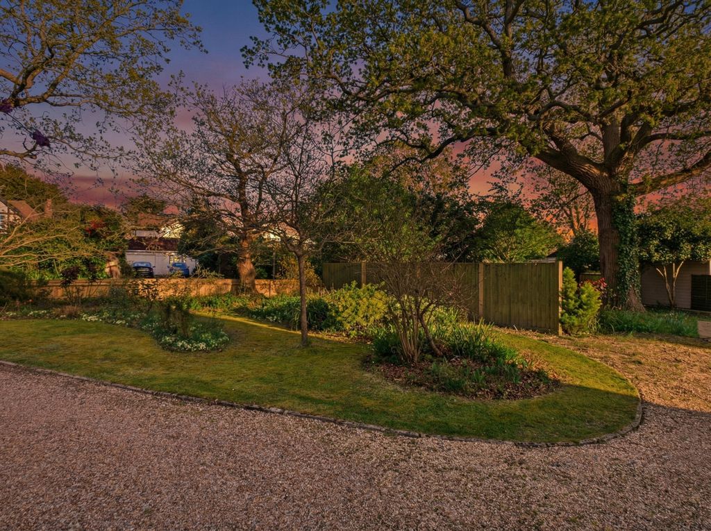 Property photo 2 of 32