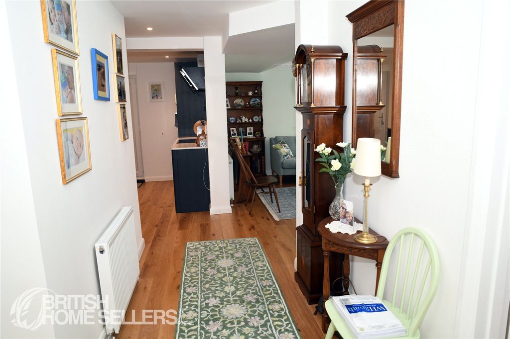 Property photo 2 of 20 Picture No. 16