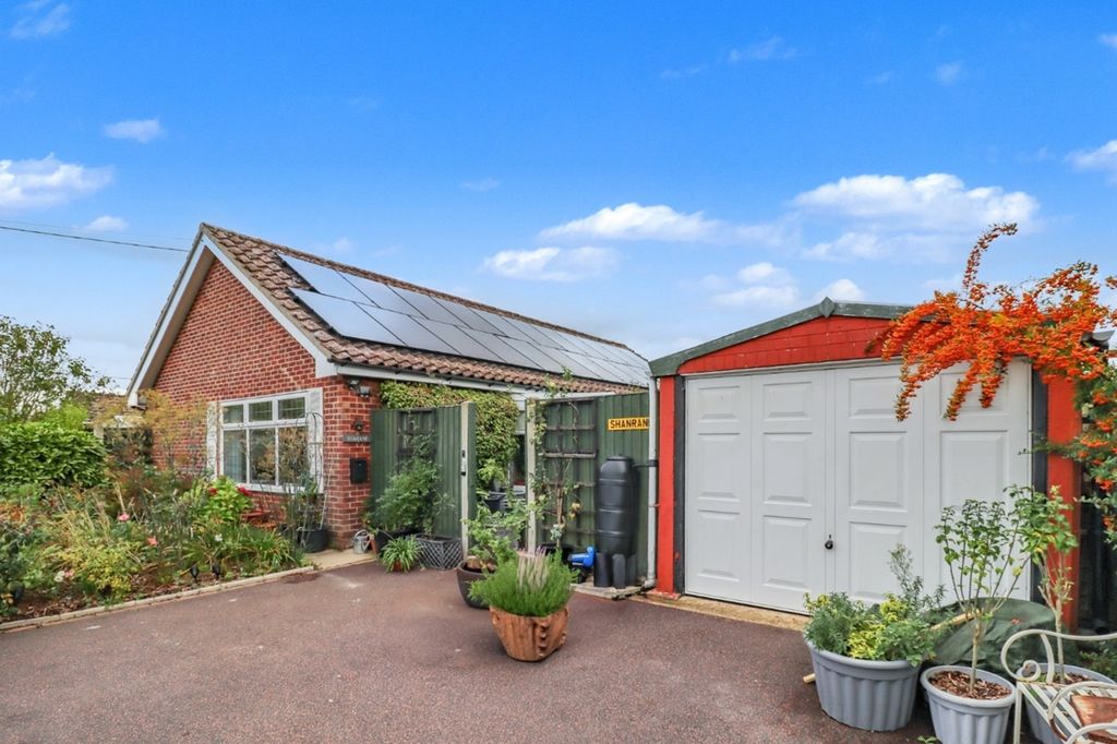 Property photo 3 of 28 4536236